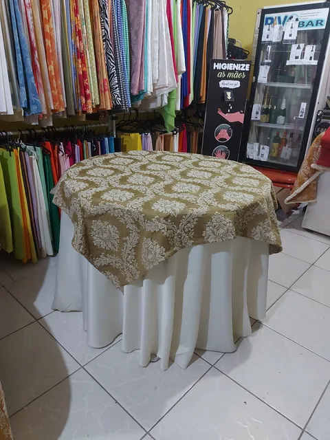 Toalha nobre Bordada ouro velho